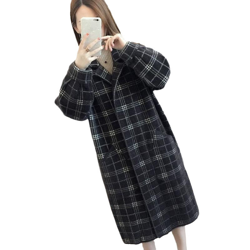 Fashion Loose Mid-Length Plaid Coat With Relaxed Fit