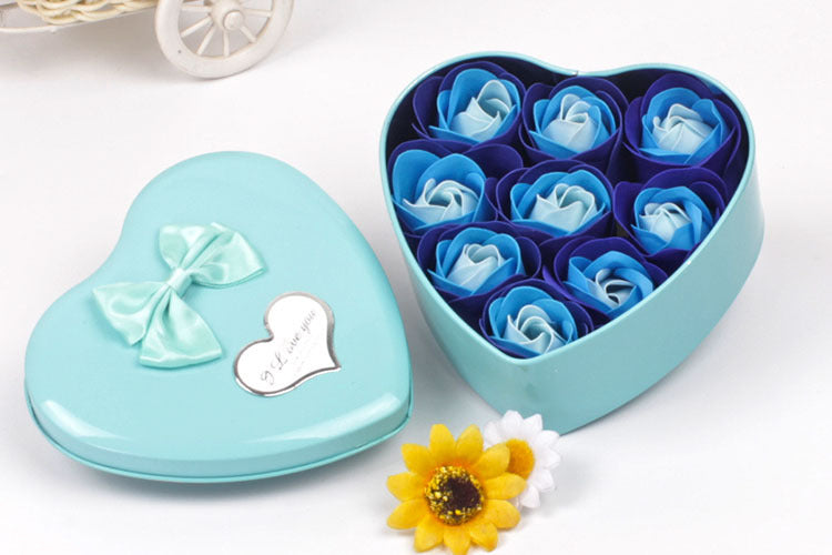 Heart Shaped 9 Mini Flower Rose Gift