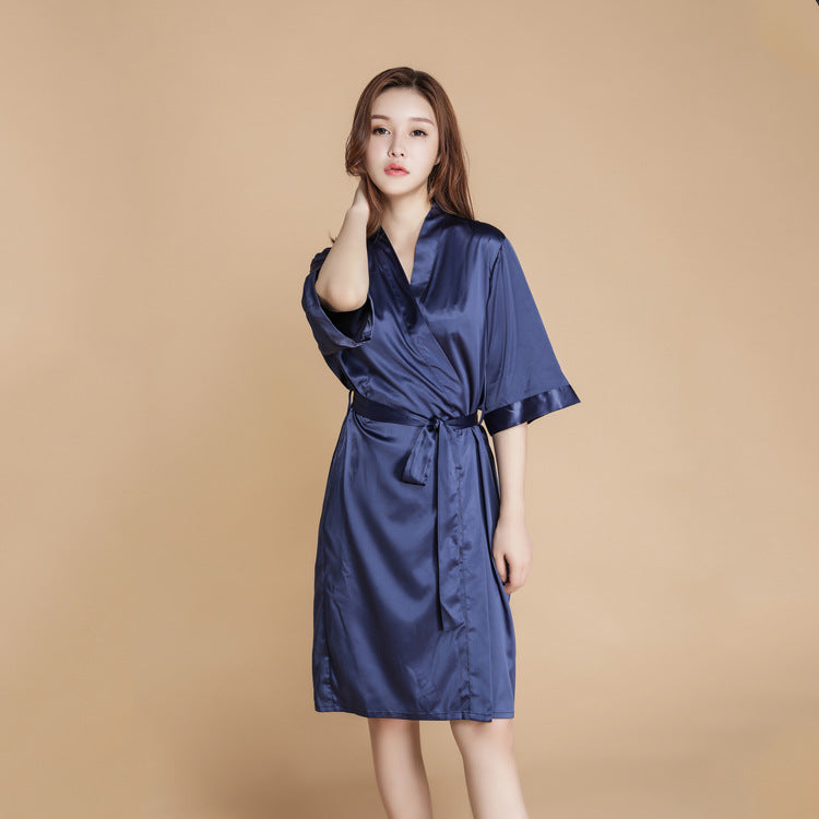 Robe à cravate en satin doux et simple