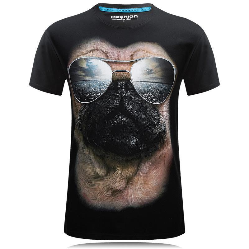 Pug con sfumature camicia da faccia sciocca