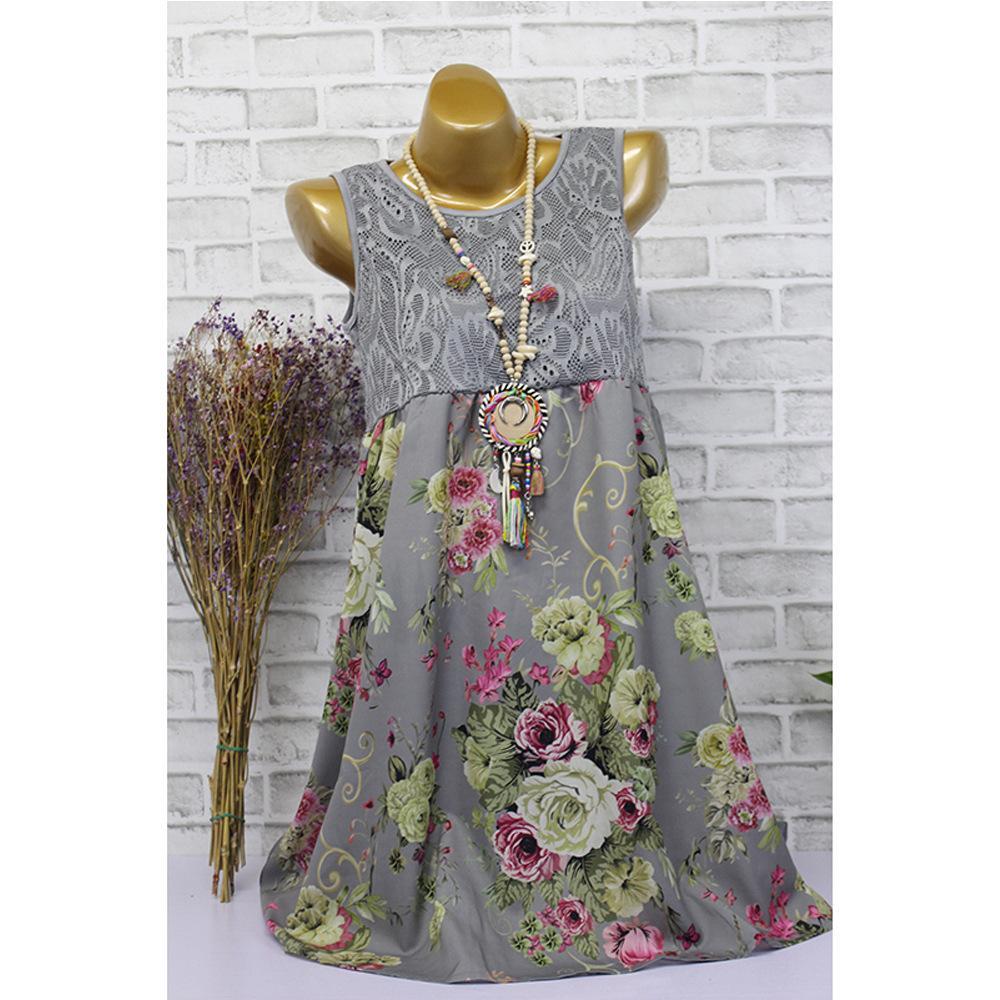 Robe d'été en dentelle et bouquets