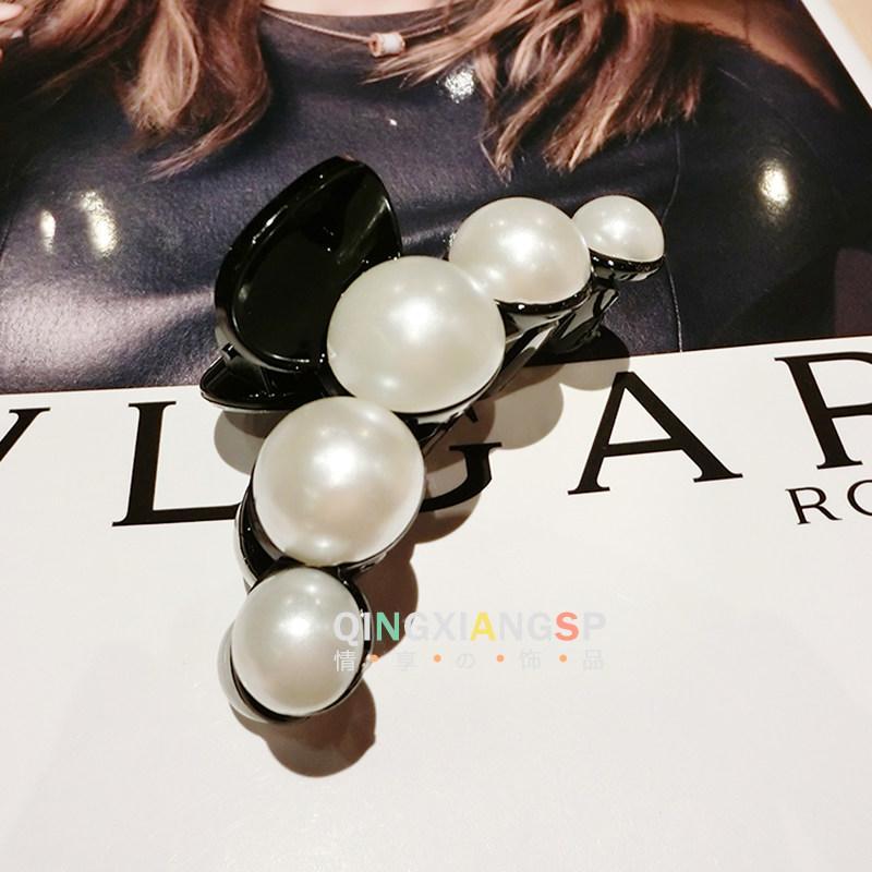 Pretty White Pearl Hair Clip - Theone Apparel